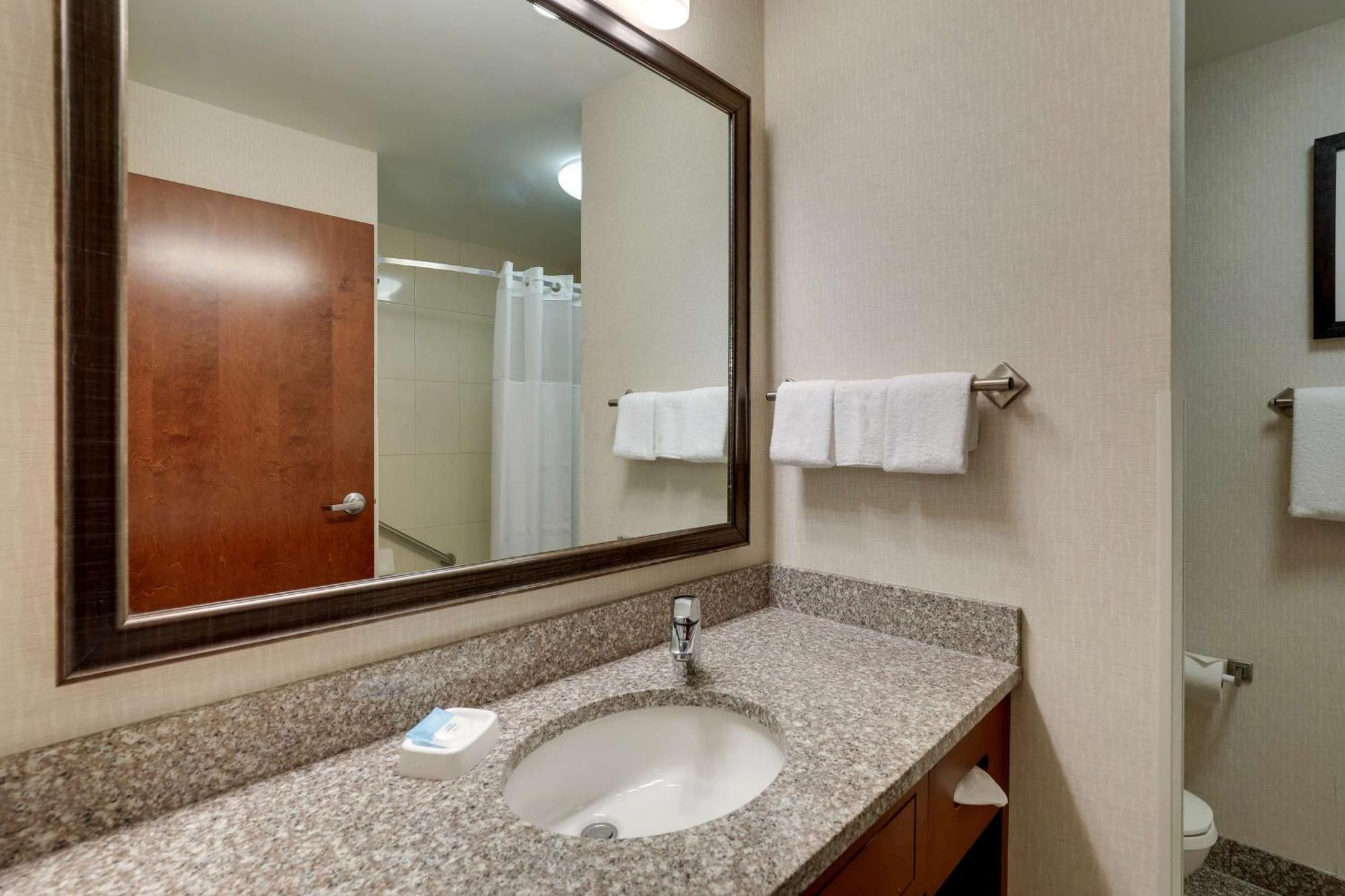 Drury Inn & Suites Charlotte Arrowood Exteriér fotografie