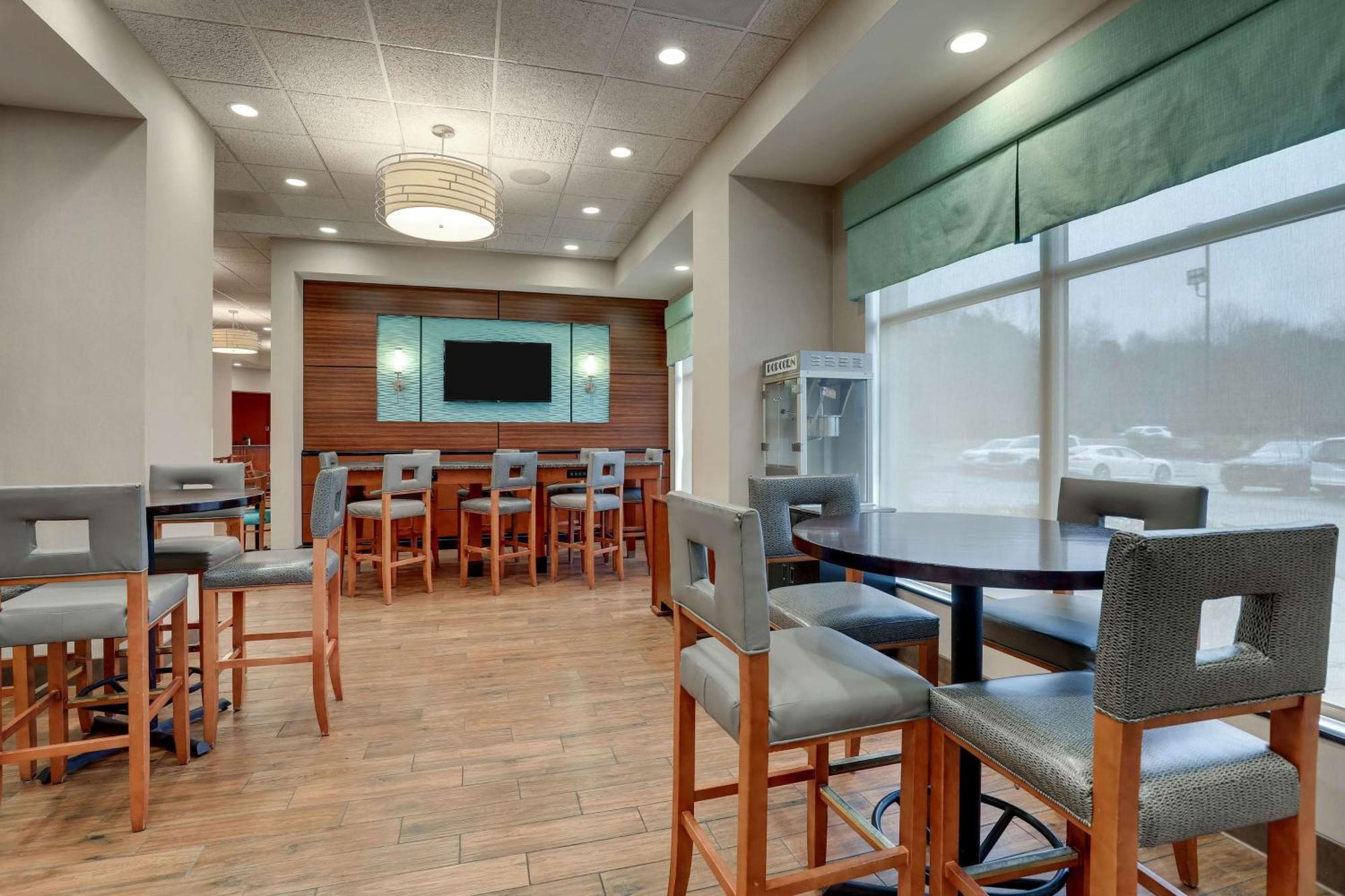 Drury Inn & Suites Charlotte Arrowood Exteriér fotografie