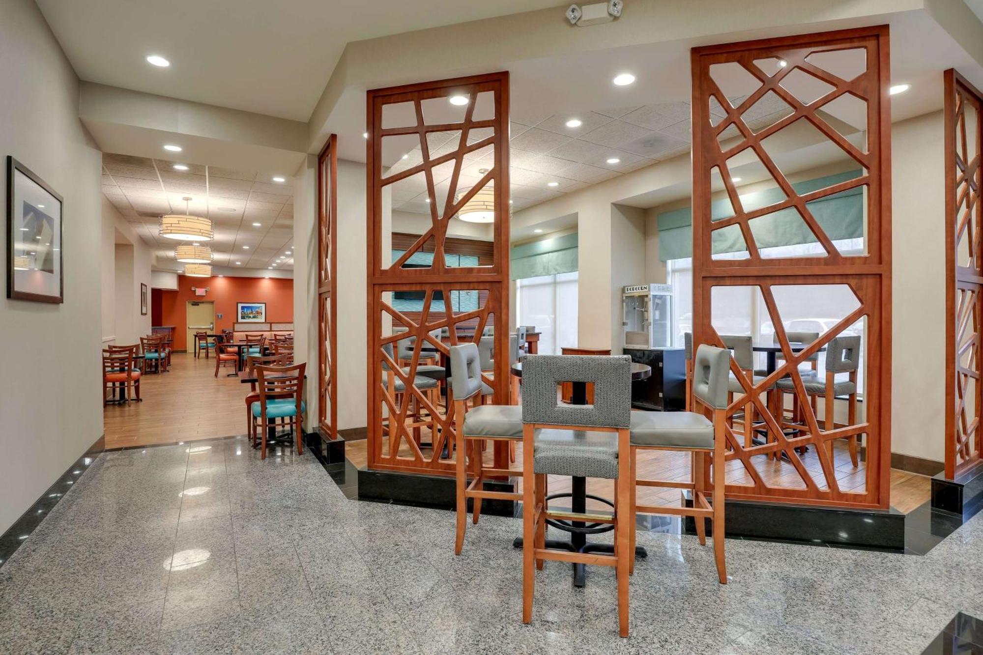 Drury Inn & Suites Charlotte Arrowood Exteriér fotografie
