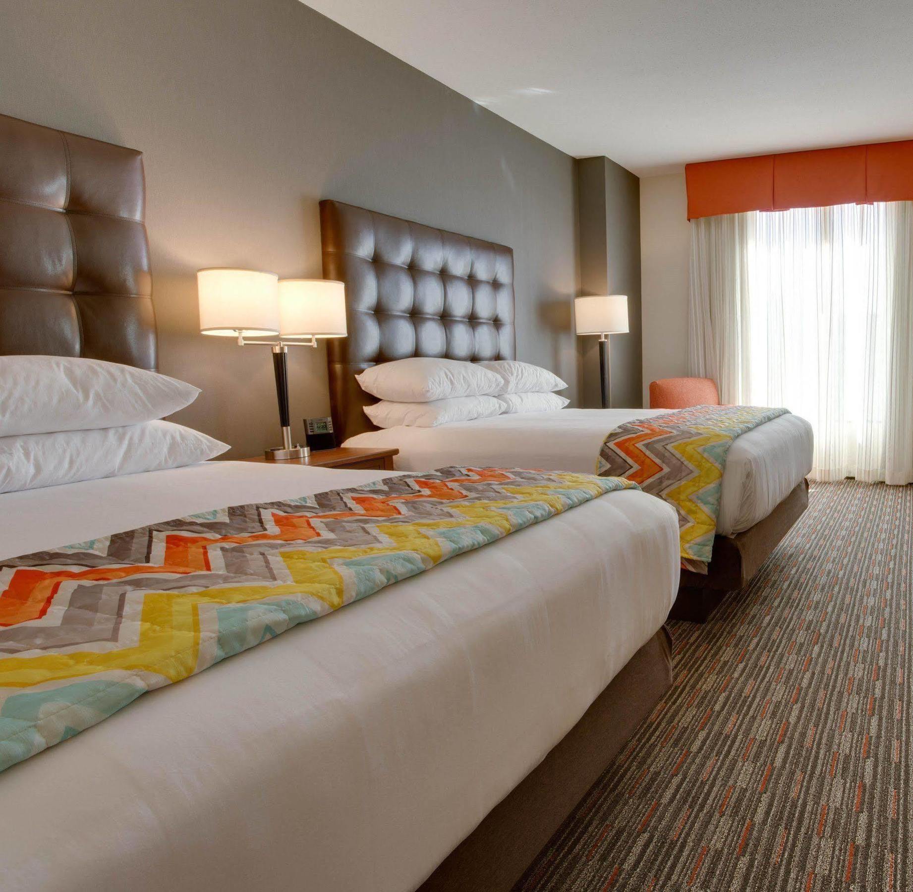 Drury Inn & Suites Charlotte Arrowood Exteriér fotografie